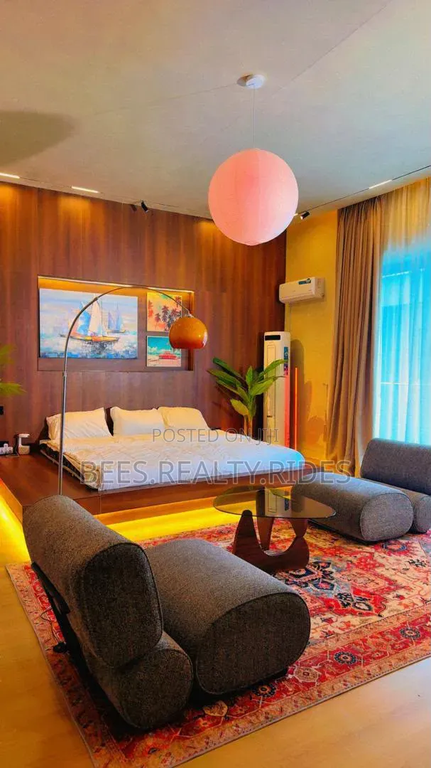 African-Crafted 2 Bedroom Maisonette With Private Balconies Bathtub