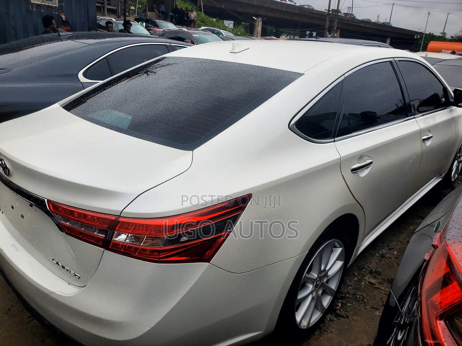 Toyota Avalon Limited 4dr Sedan (3.5L 6cyl 6A) 2014 White