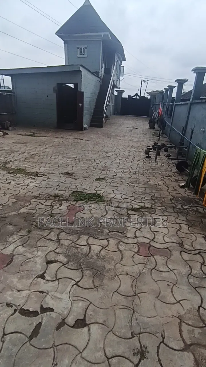 4bdrm Block of Flats in Abule Egba for sale