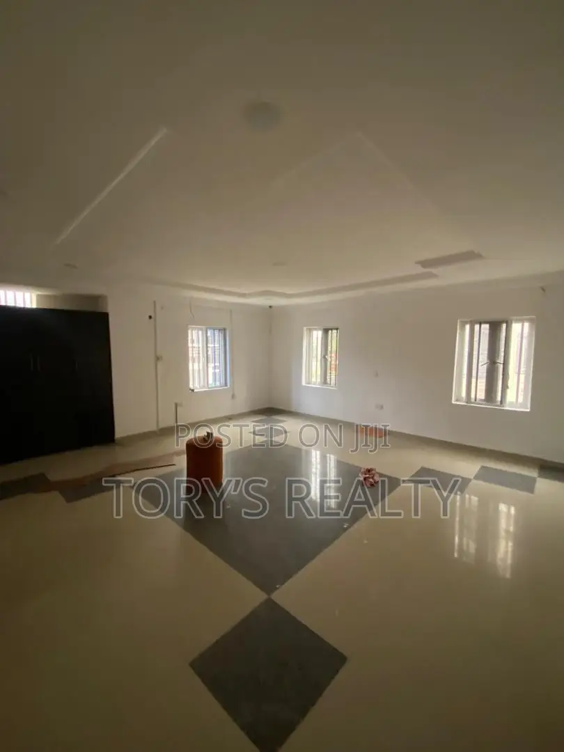 4bdrm Duplex in Lekki Expressway for rent