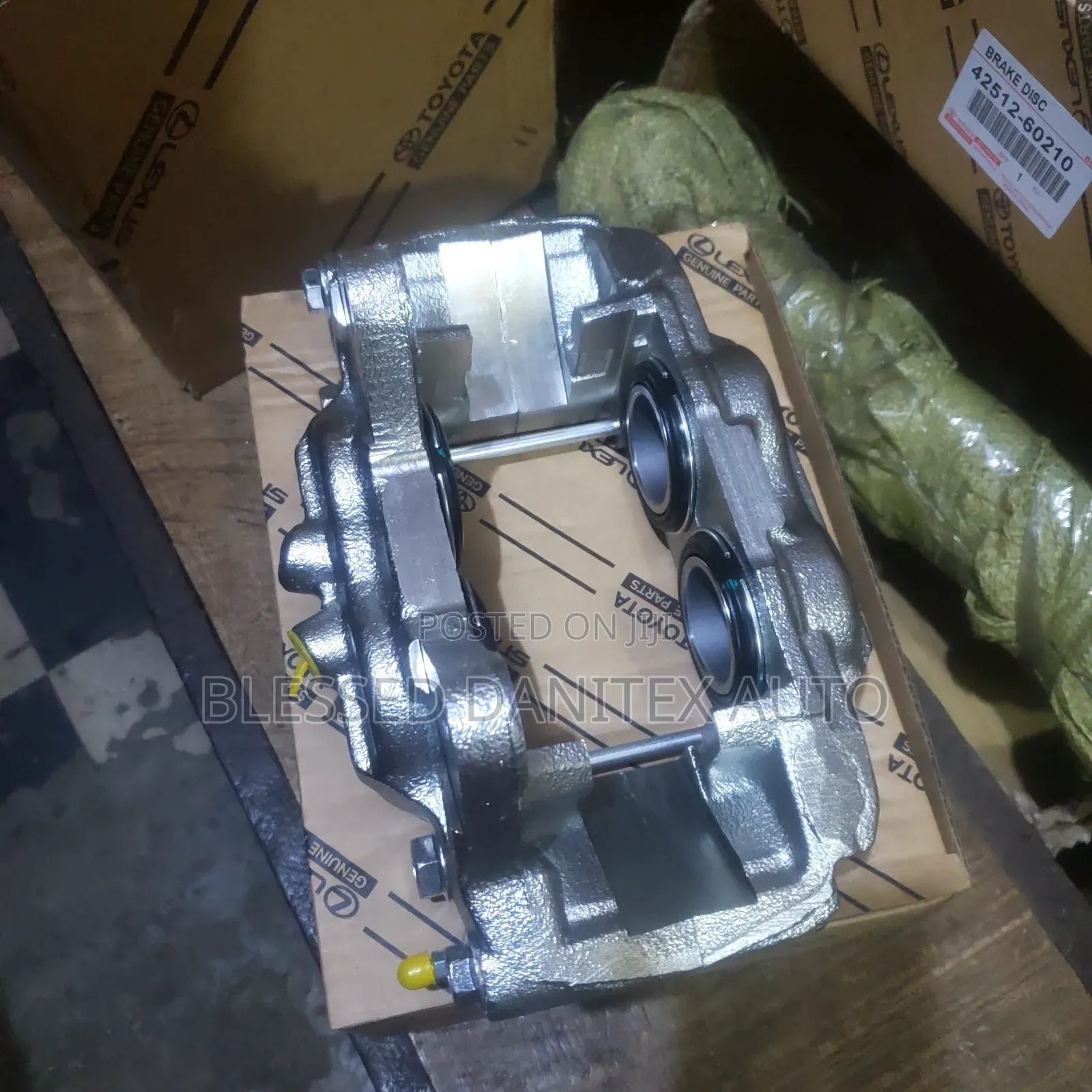 Front Brake Cliper of Lexus Lx570 and Land Cruiser 2015 T0 2018