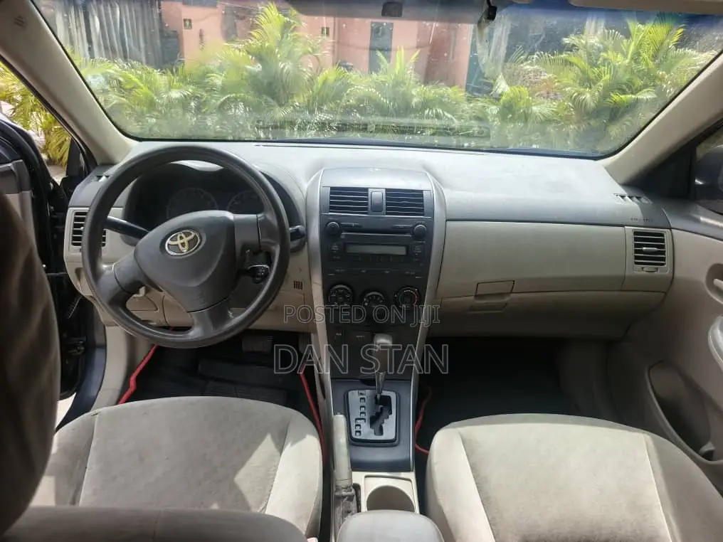 Toyota Corolla 2010 Black