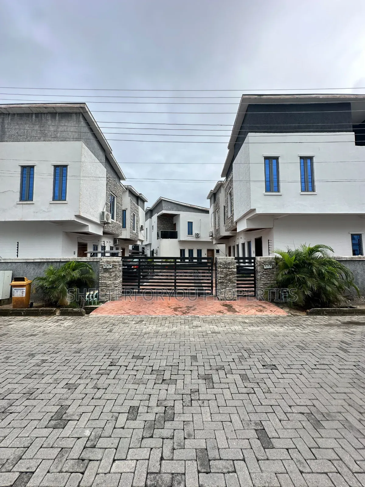 4bdrm Duplex in Lekki Expressway for rent
