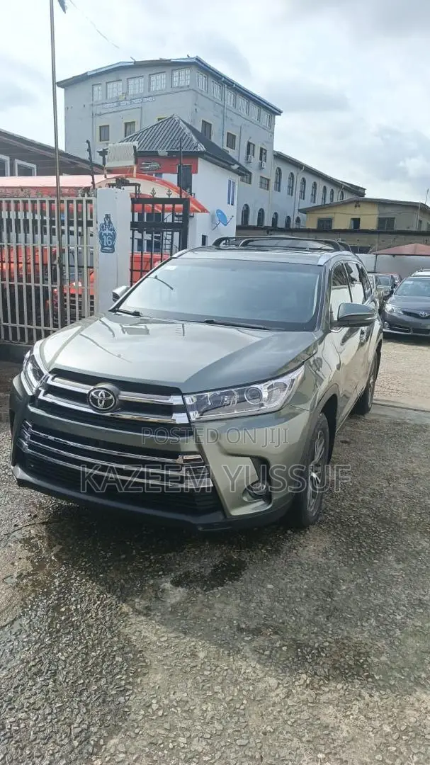 Toyota Highlander XLE V6 4x4 (3.5L 6cyl 6A) 2016 Green