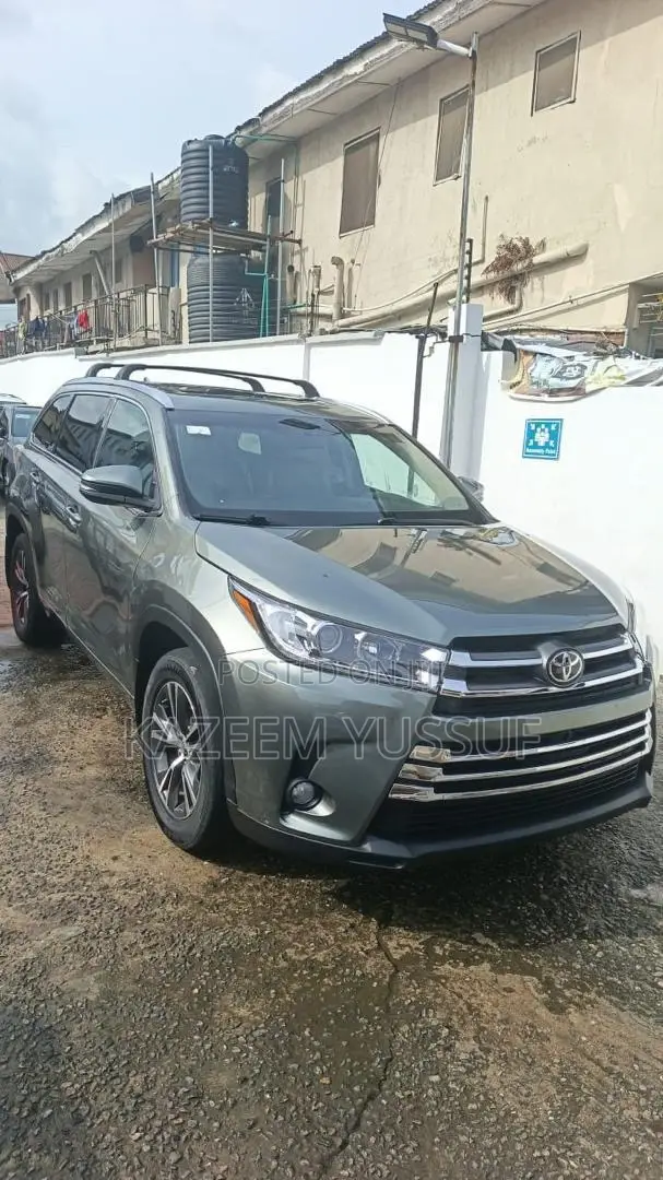 Toyota Highlander XLE V6 4x4 (3.5L 6cyl 6A) 2016 Green