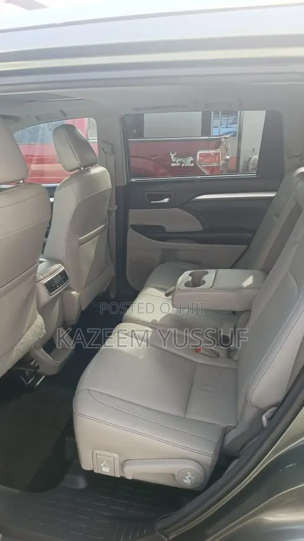 Toyota Highlander XLE V6 4x4 (3.5L 6cyl 6A) 2016 Green