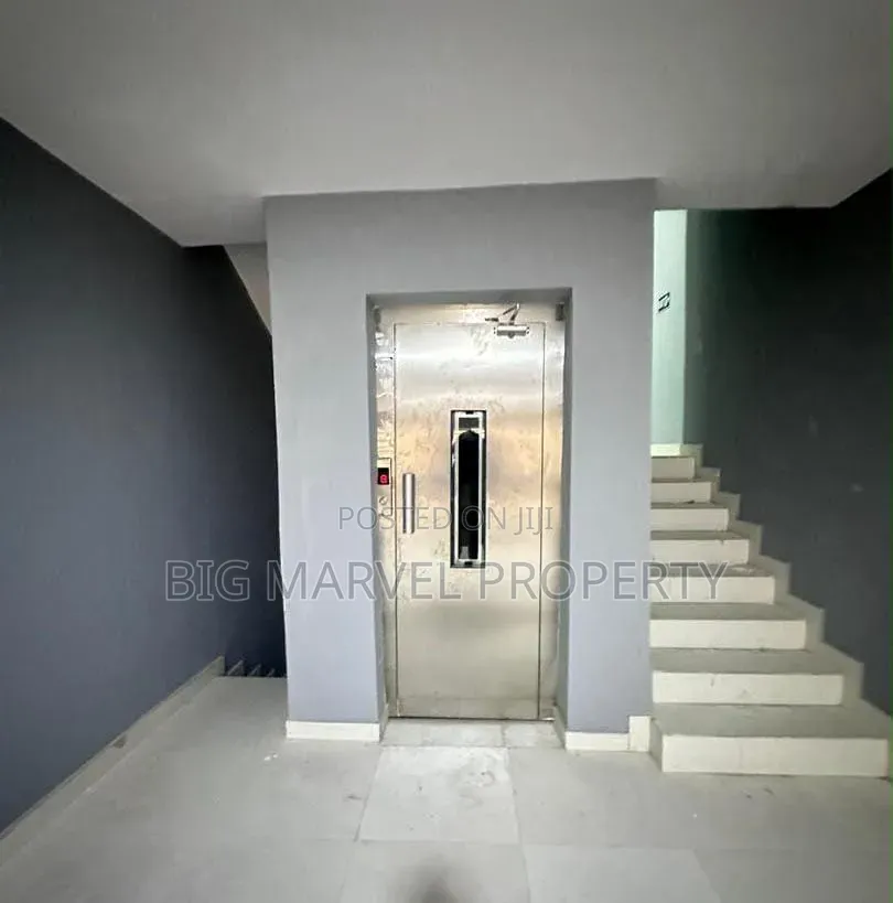 2bdrm Apartment in Lekki Phase 1 for rent