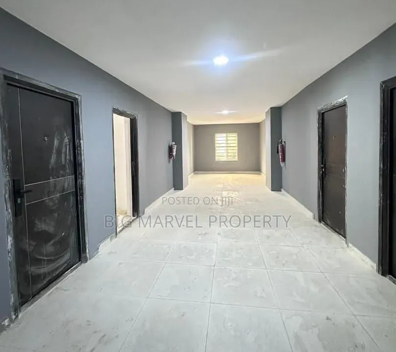2bdrm Apartment in Lekki Phase 1 for rent