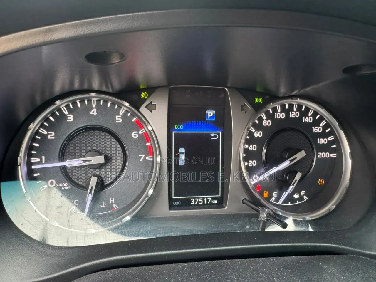 Toyota Hilux 2022 White