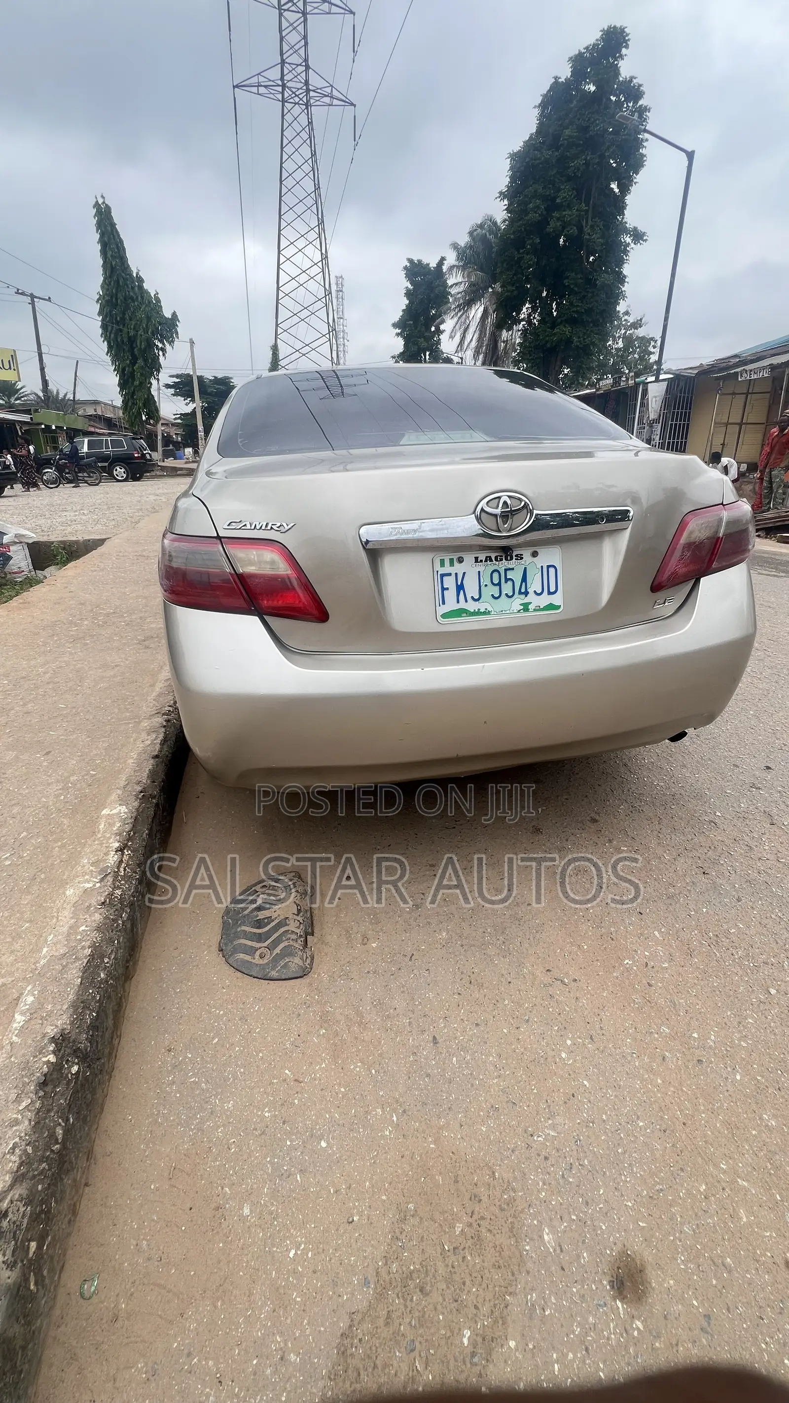 Toyota Camry SE 4dr Sedan (2.4L 4cyl 5A) 2008 Gold