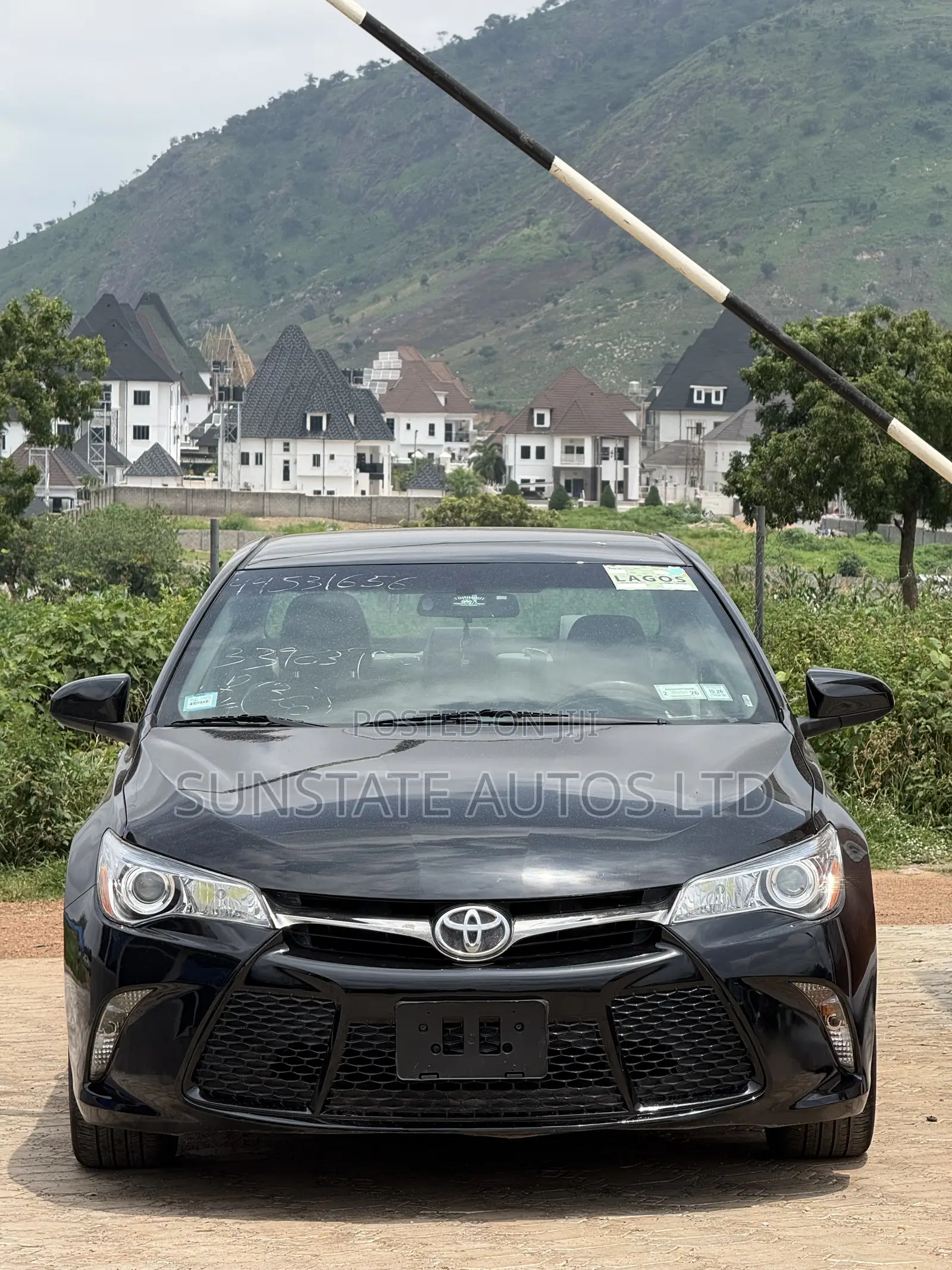 Toyota Camry 2016 Black