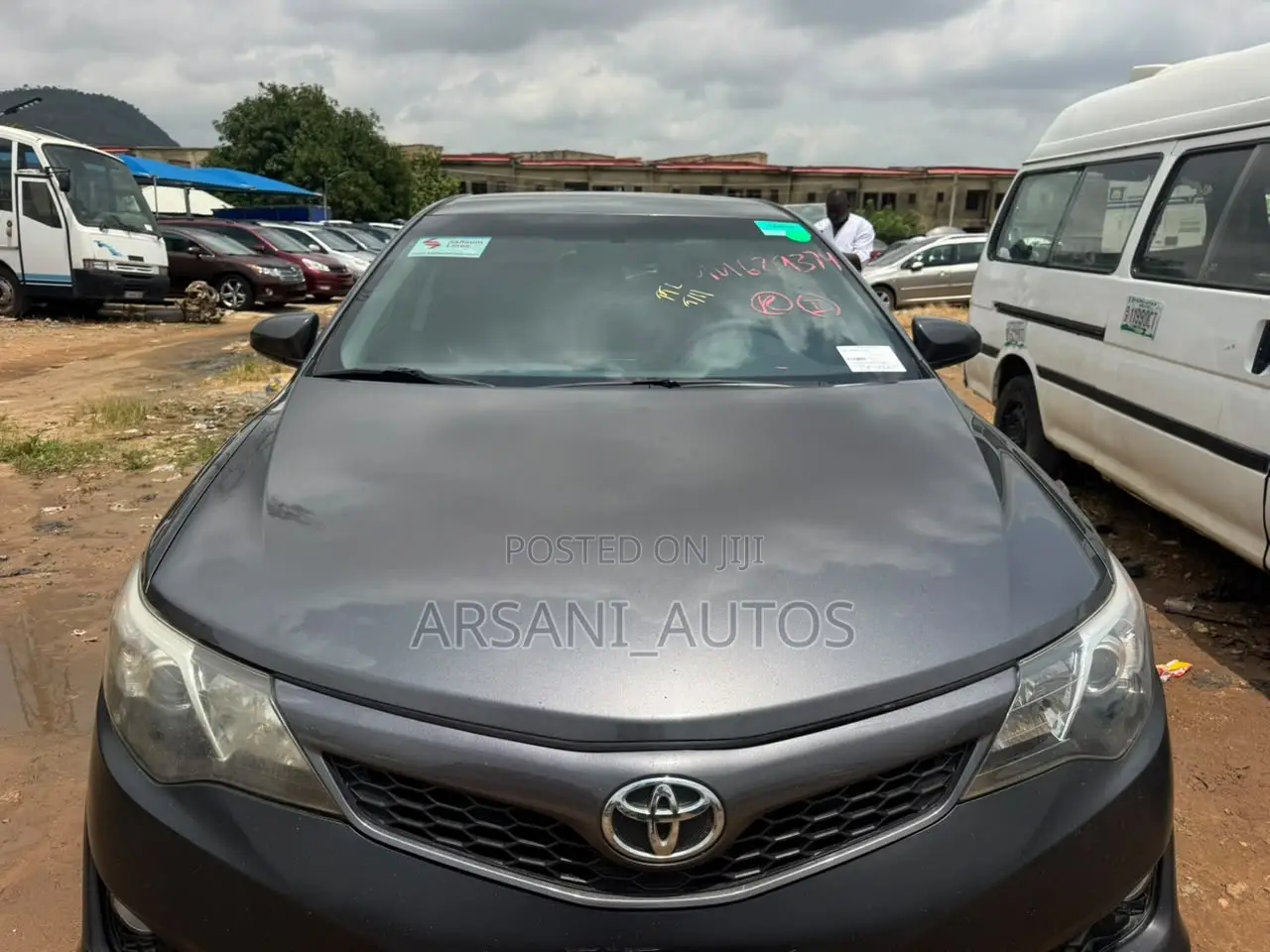 Toyota Camry SE 4dr Sedan (3.5L 6cyl 6A) 2014 Gray
