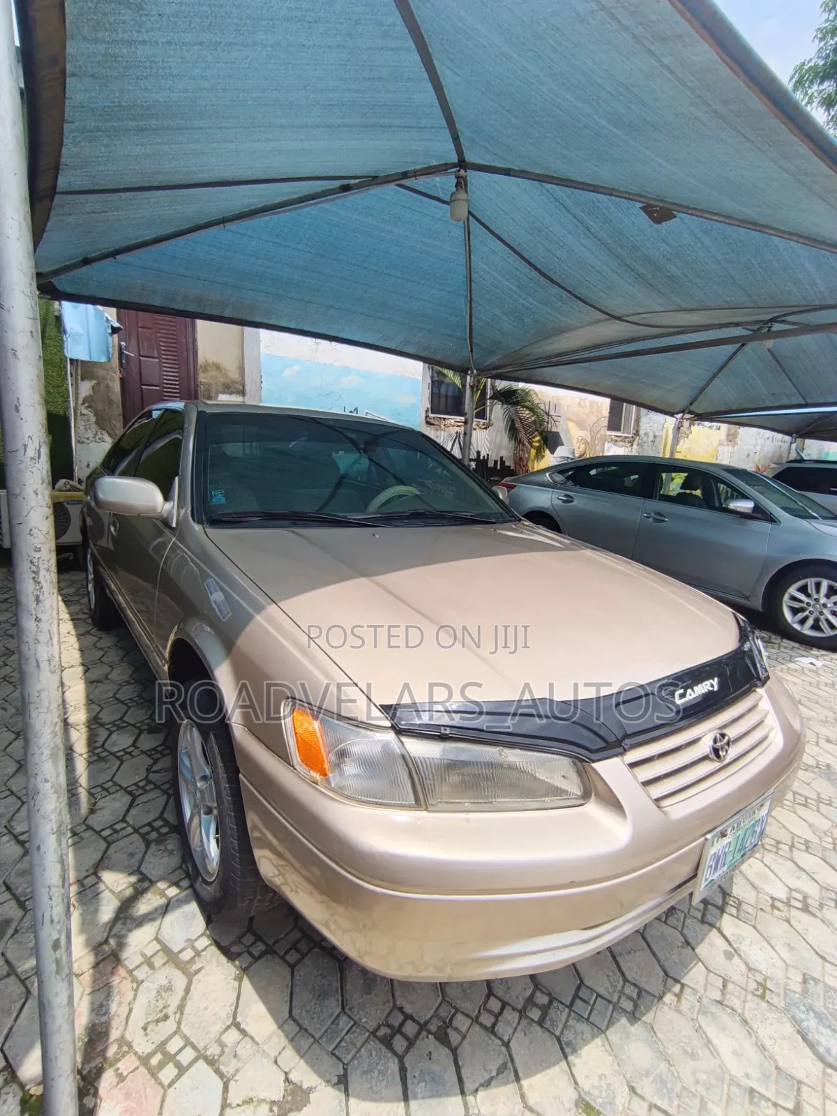 Toyota Camry Automatic 1999 Gold