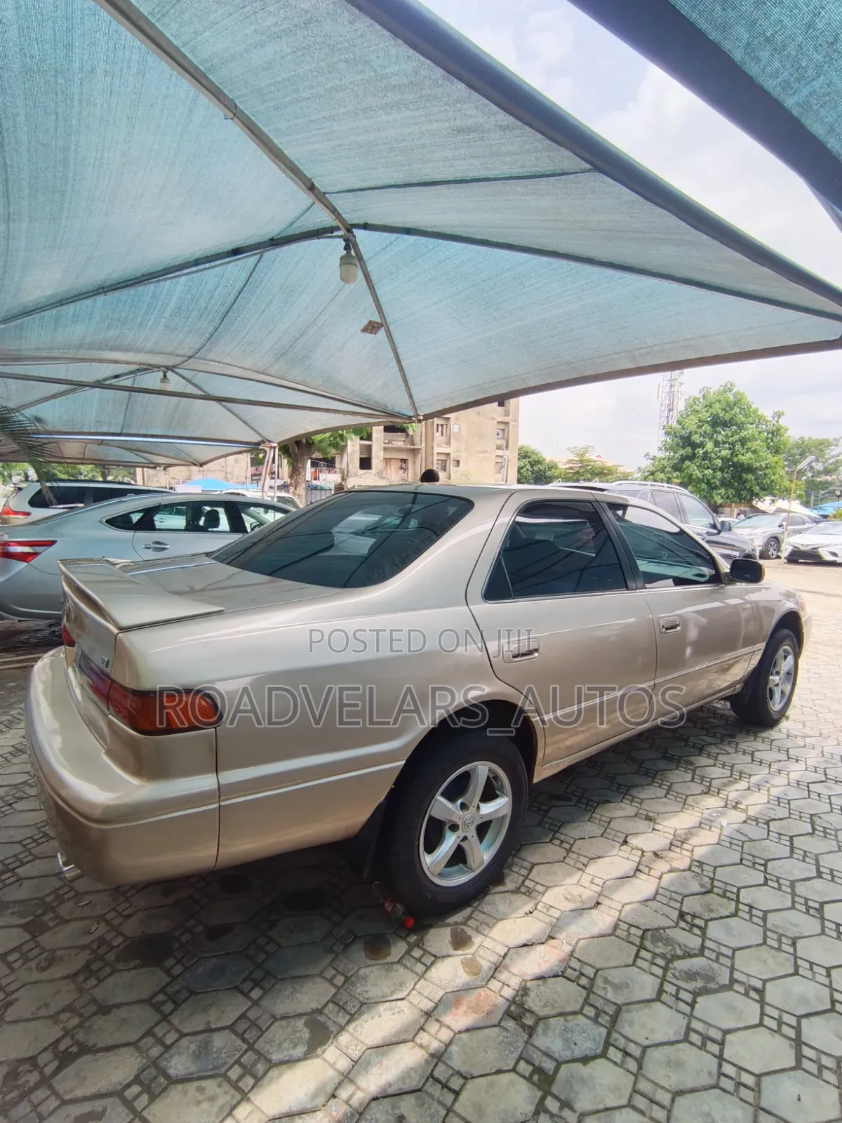 Toyota Camry Automatic 1999 Gold