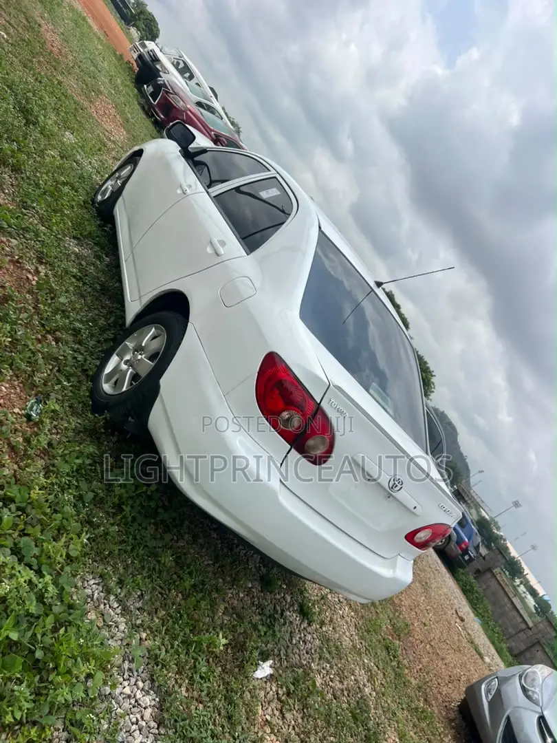 Toyota Corolla 2006 White