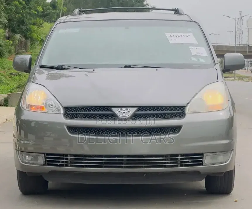 Toyota Sienna XLE 2005 Gray