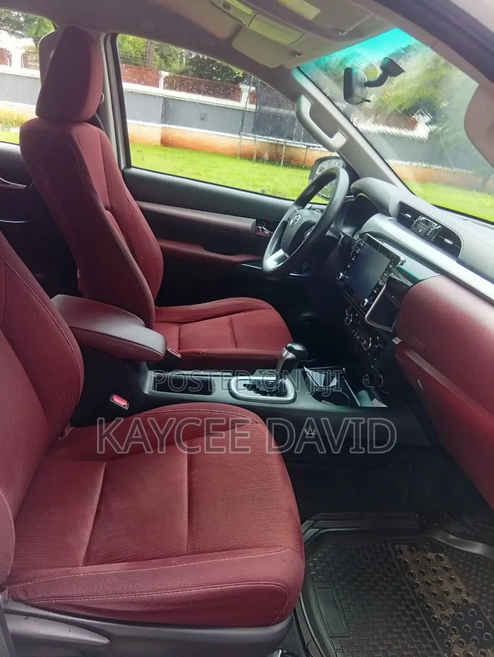 Toyota Hilux 2021 White