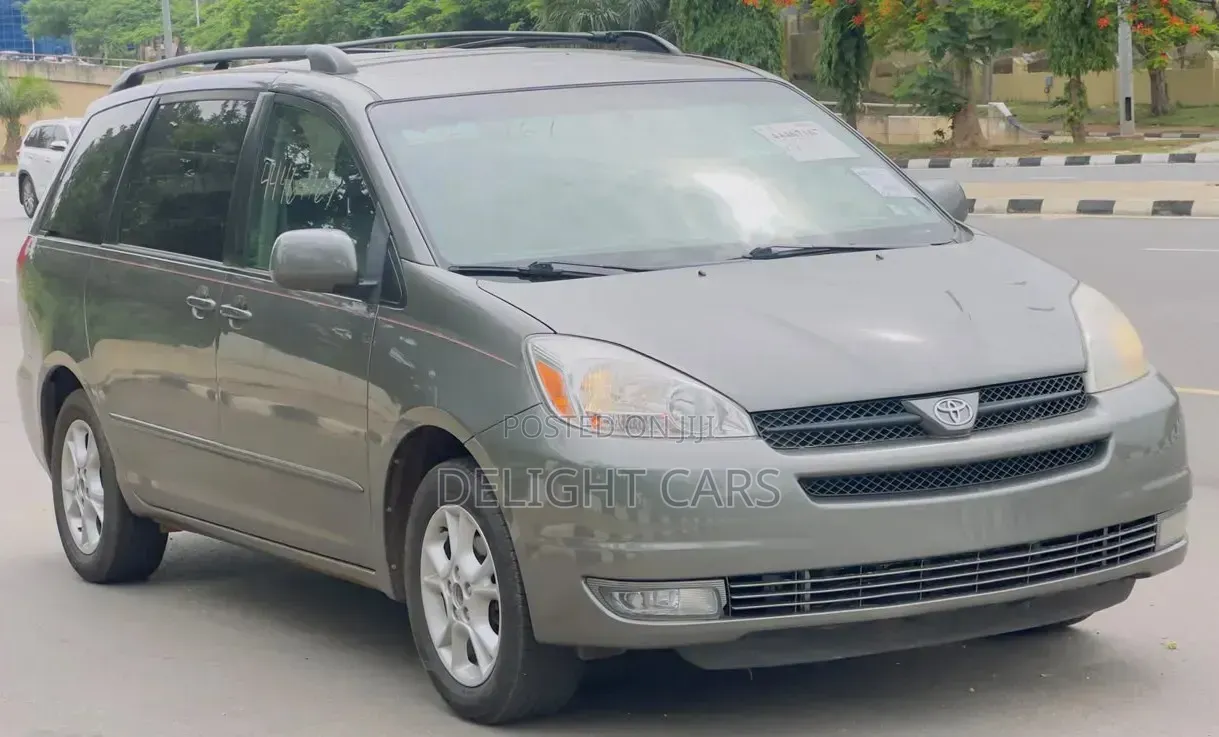 Toyota Sienna XLE 2005 Gray