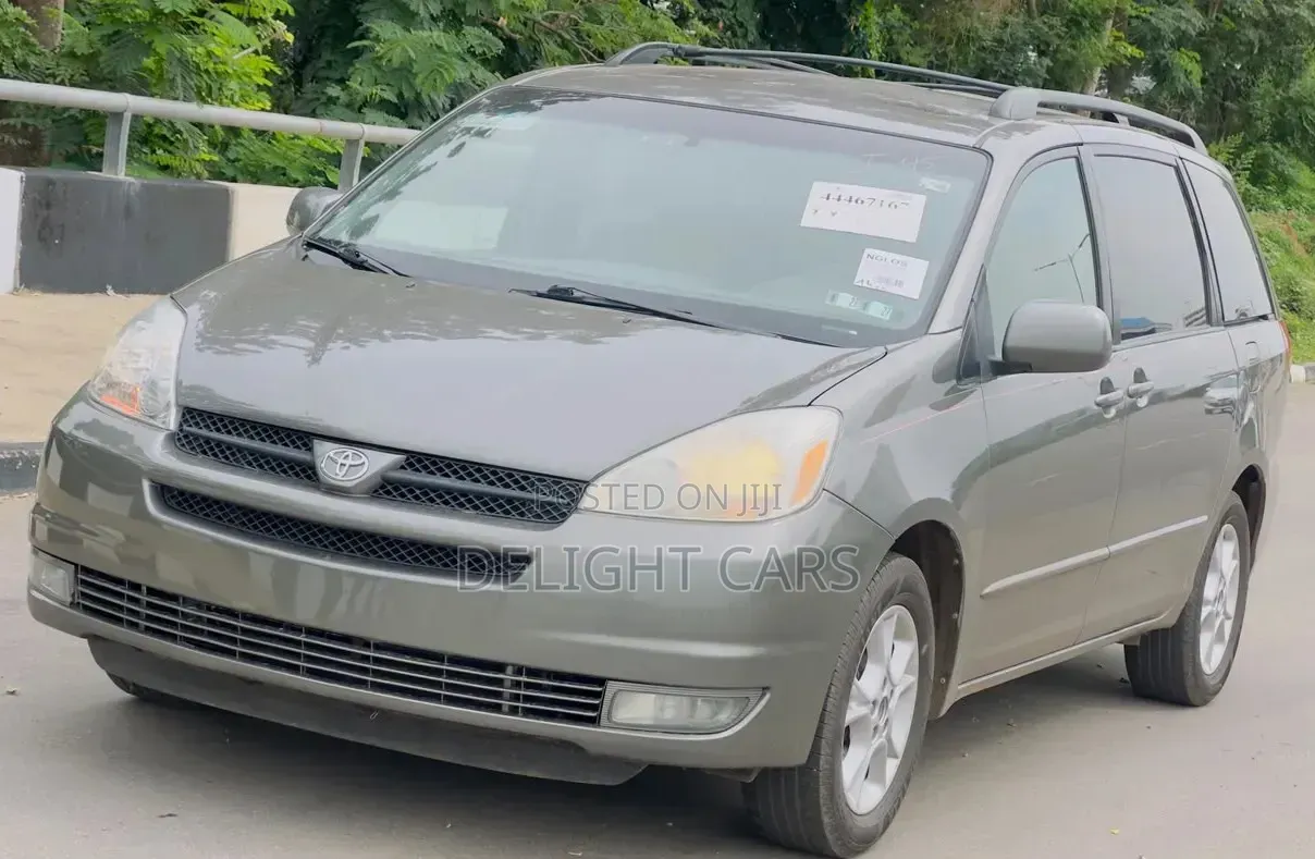 Toyota Sienna XLE 2005 Gray