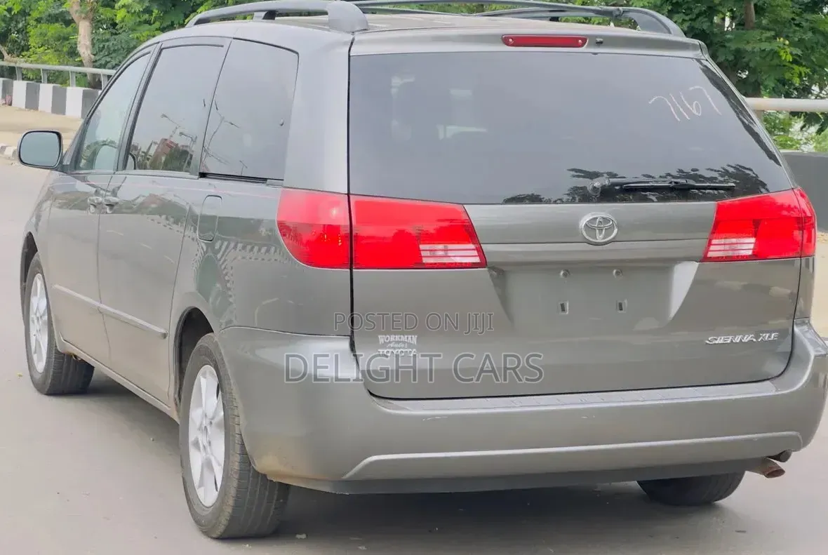Toyota Sienna XLE 2005 Gray