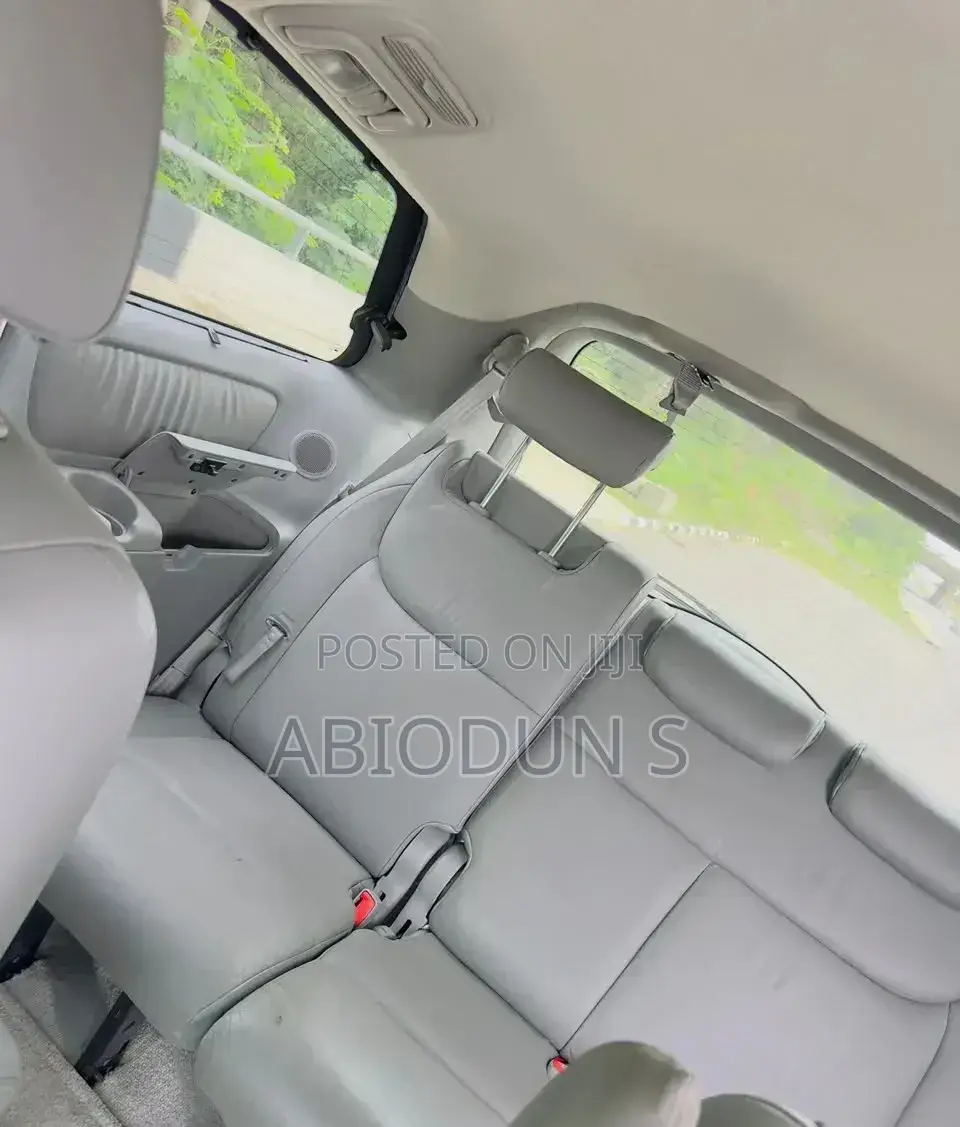 Toyota Sienna XLE Limited FWD 2006 Gray