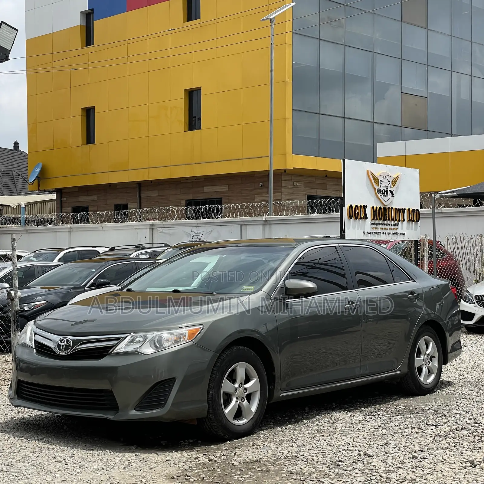 Toyota Camry LE 4dr Sedan (2.5L 4cyl 6A) 2012