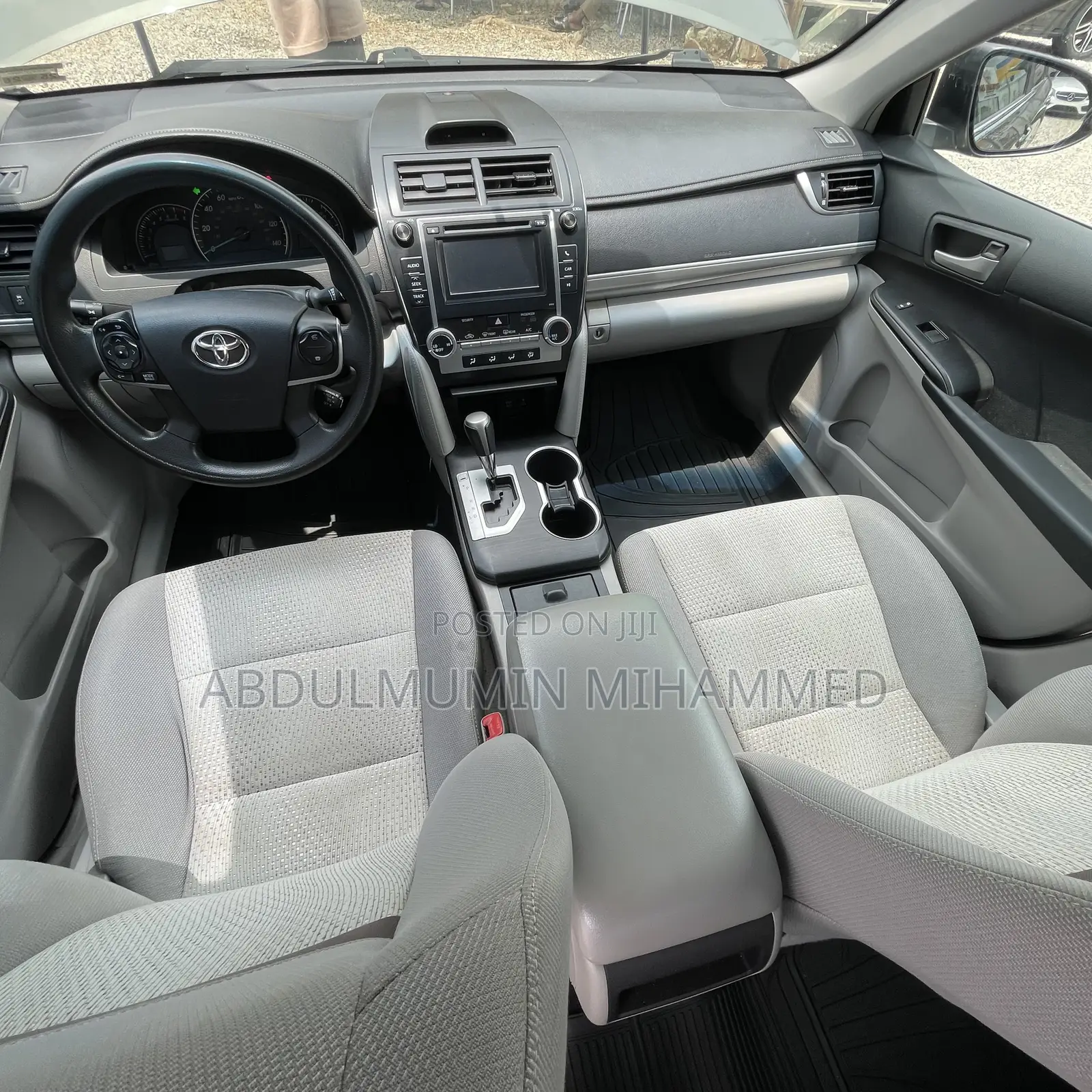 Toyota Camry LE 4dr Sedan (2.5L 4cyl 6A) 2012