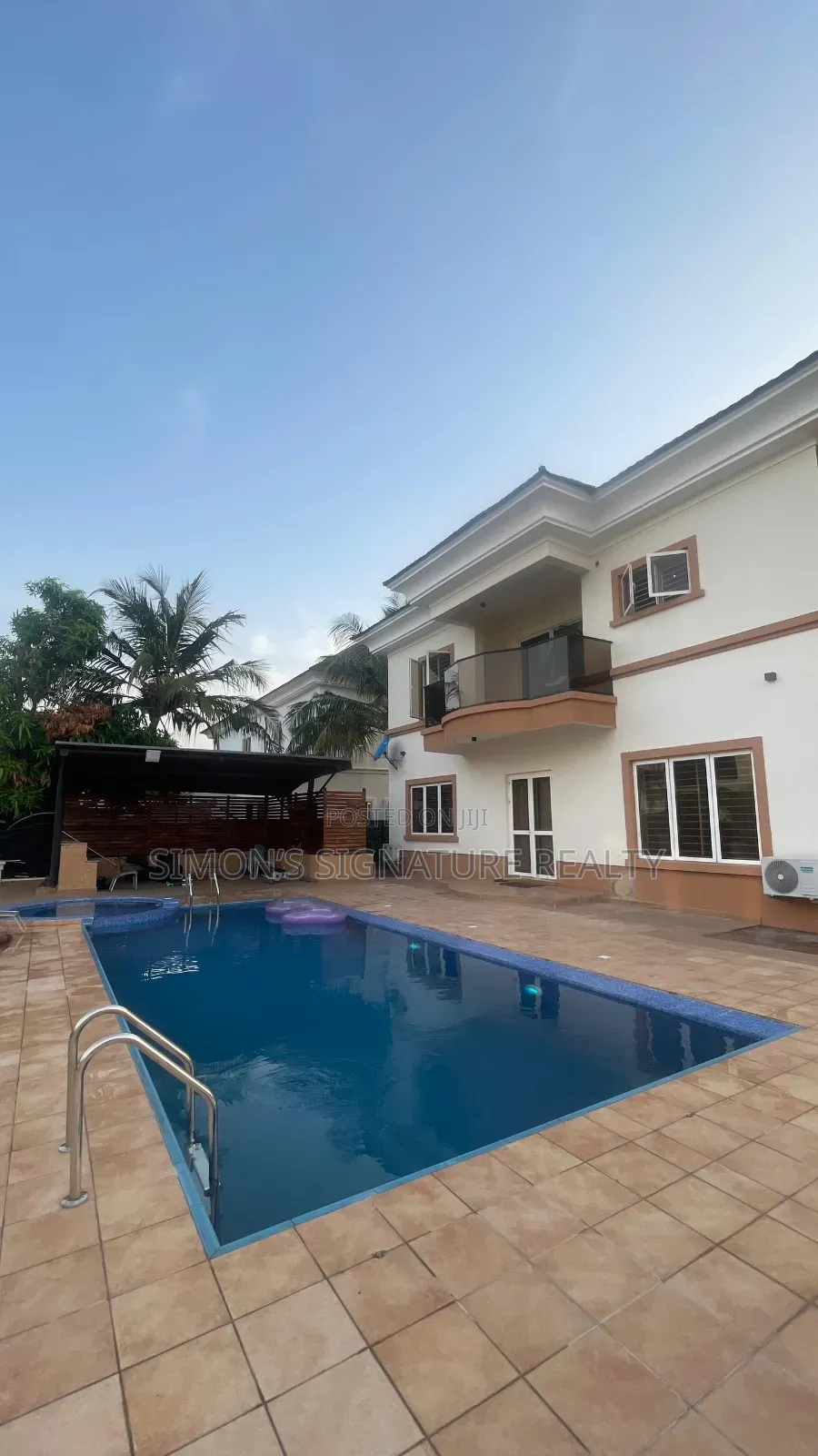 Furnished 5bdrm Duplex in Northern Foreshore, Chevron for sale
