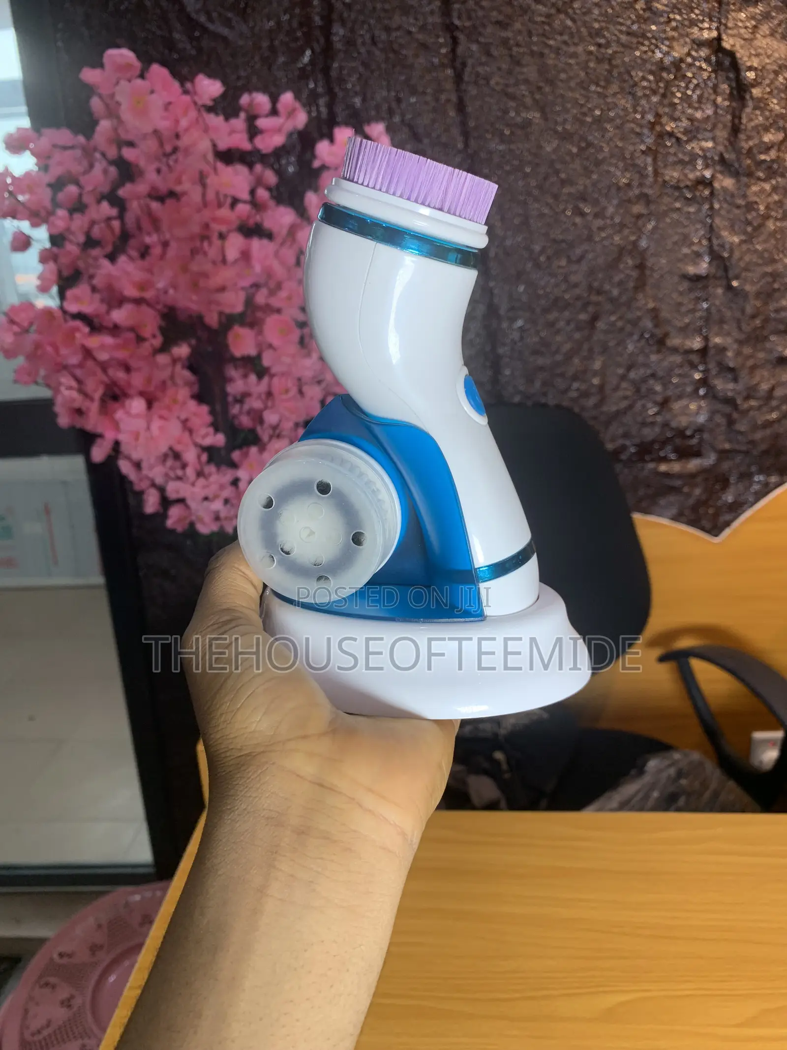Face Cleaning Brush
