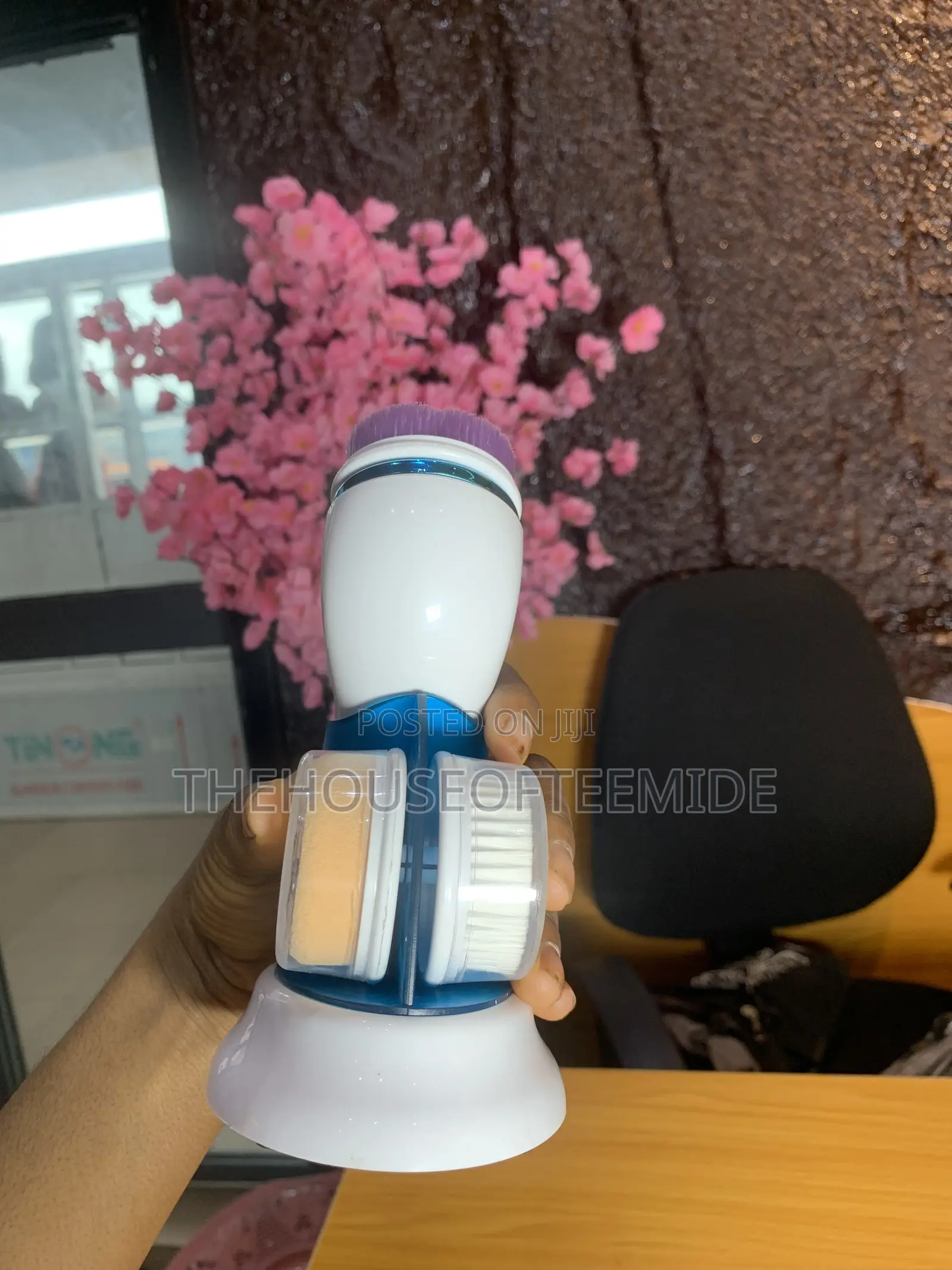 Face Cleaning Brush