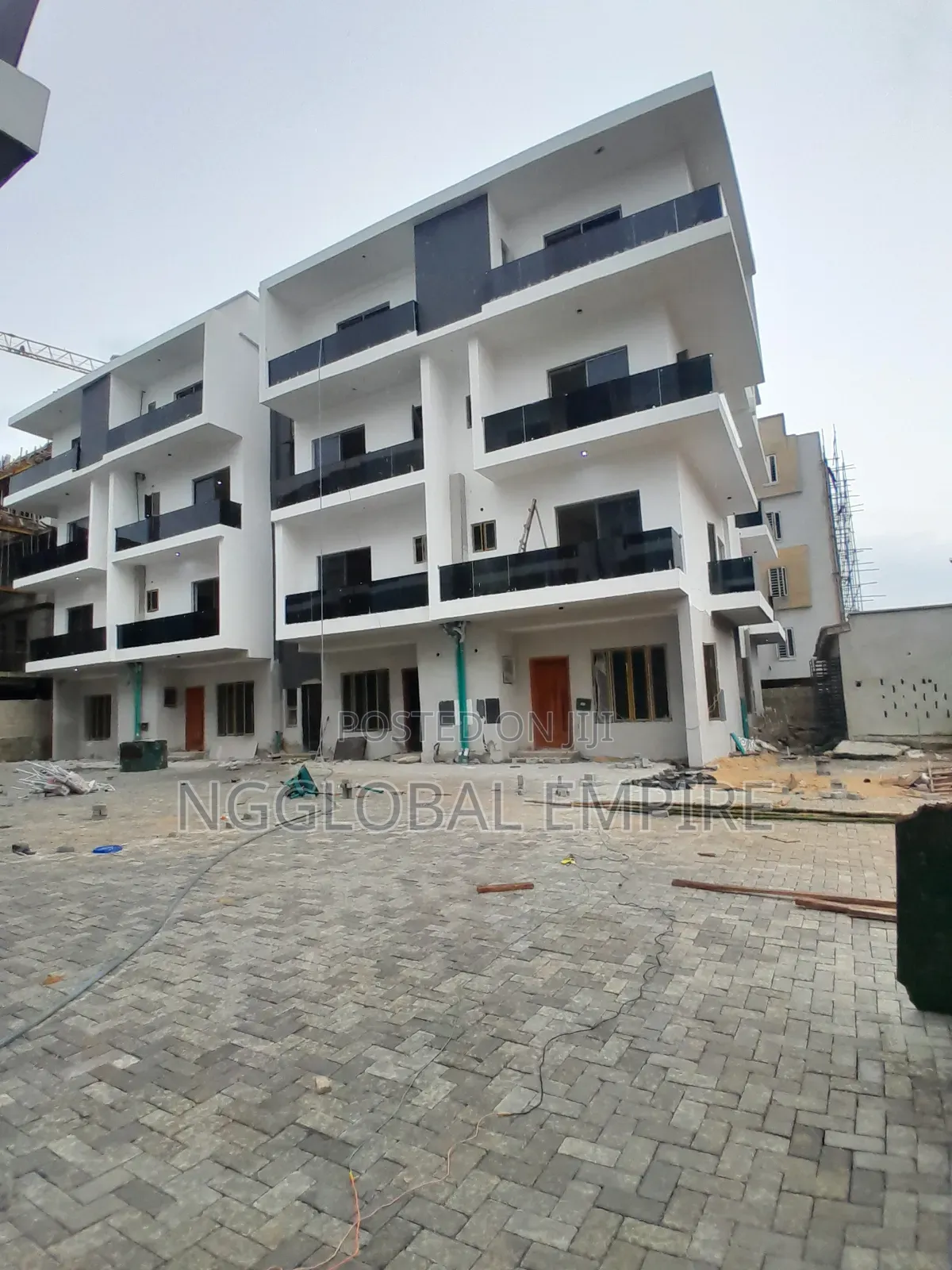 4bdrm Duplex in Lekki Phase 1 for sale
