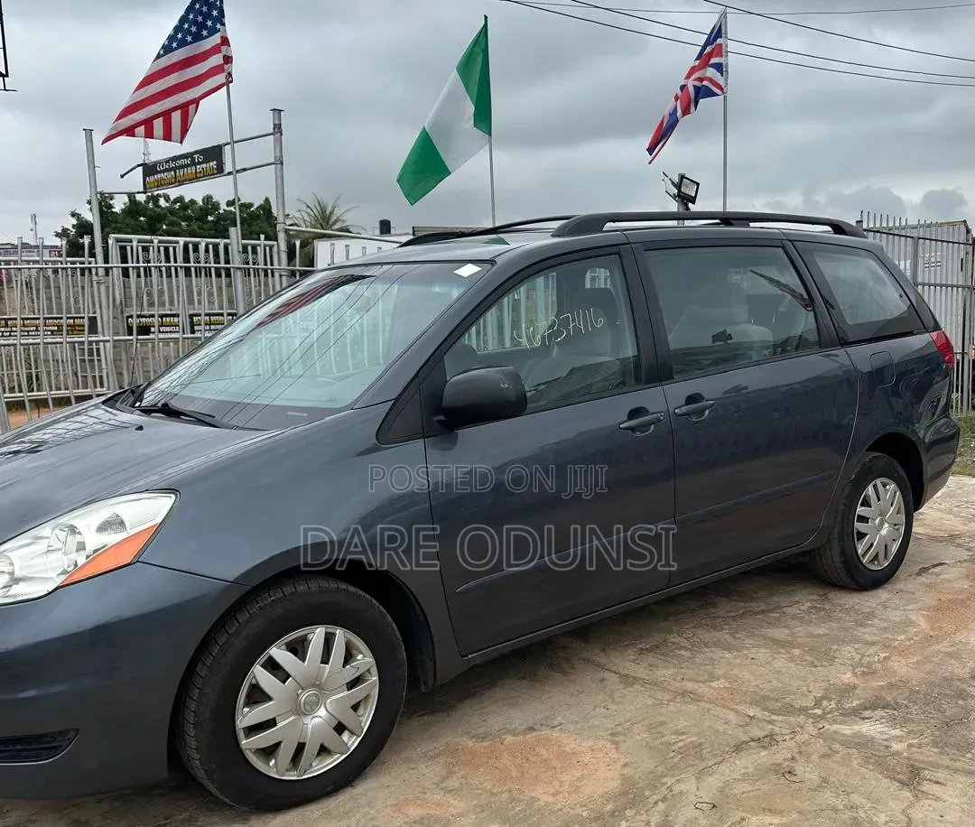Toyota Sienna 2006 Blue