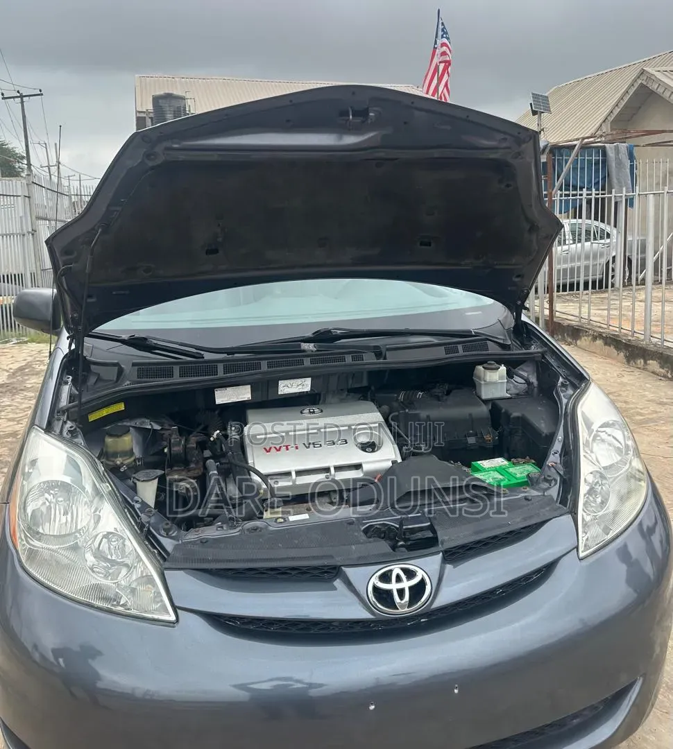 Toyota Sienna 2006 Blue