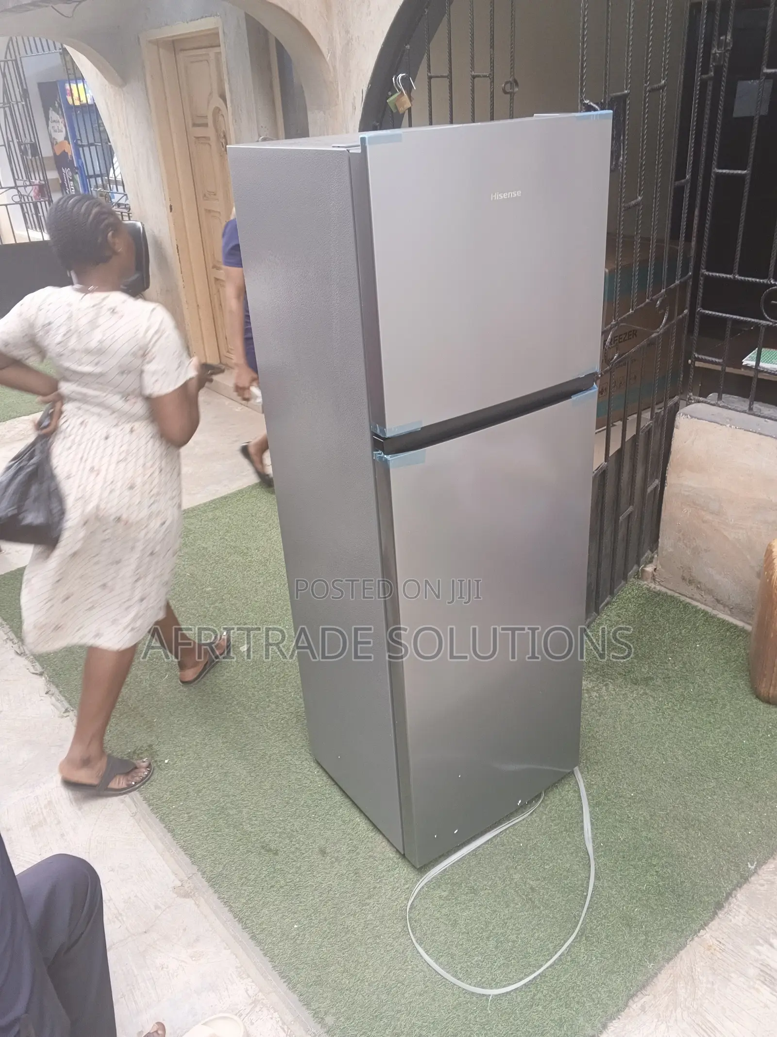 Hisense Ref306DR 306L Refrigerator – Fresh Food Storage
