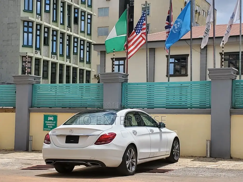 Mercedes-Benz C300 2016 White