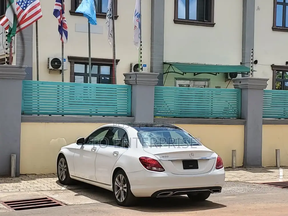 Mercedes-Benz C300 2016 White