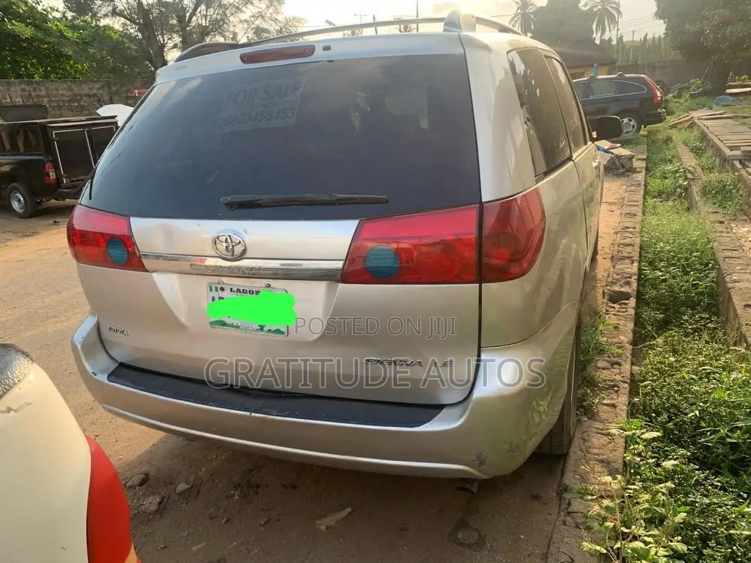 Toyota Sienna LE AWD 2006 Gold