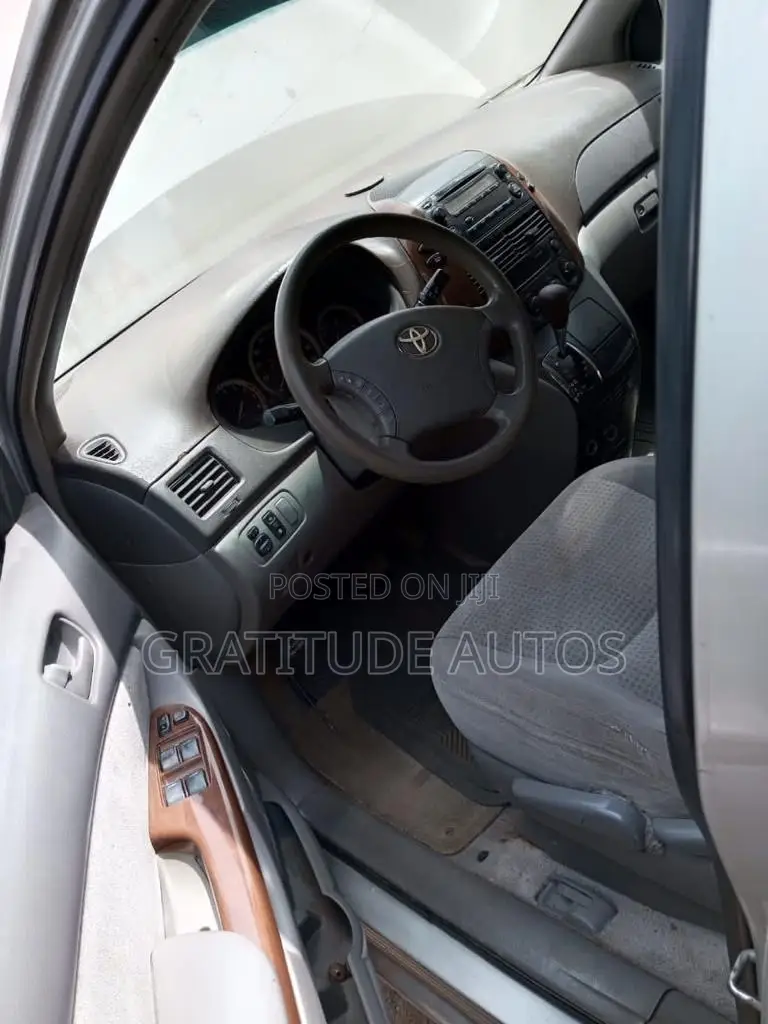 Toyota Sienna LE AWD 2006 Gold