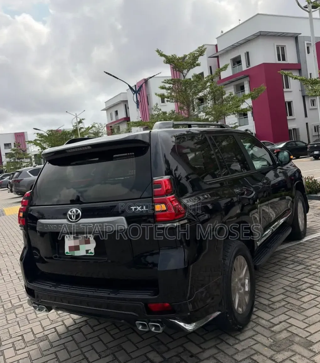Toyota Land Cruiser Prado 2021 Black