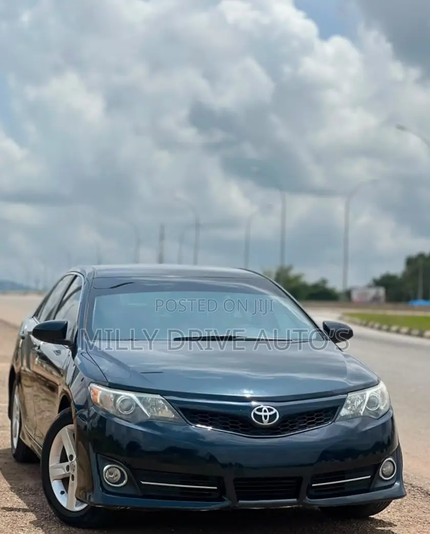 Toyota Camry SE 4dr Sedan (2.5L 4cyl 6A) 2013 Black