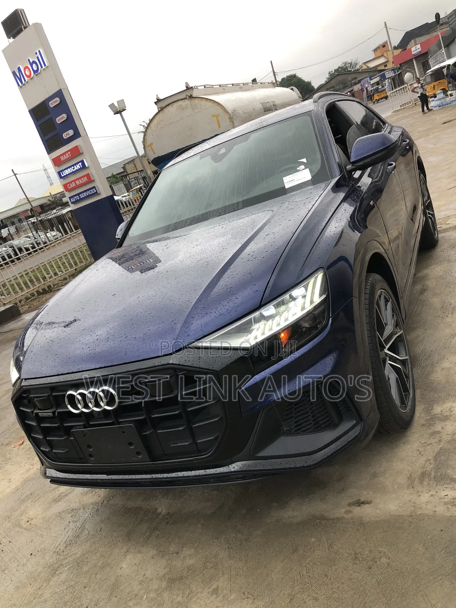Audi Q8 2022 Blue