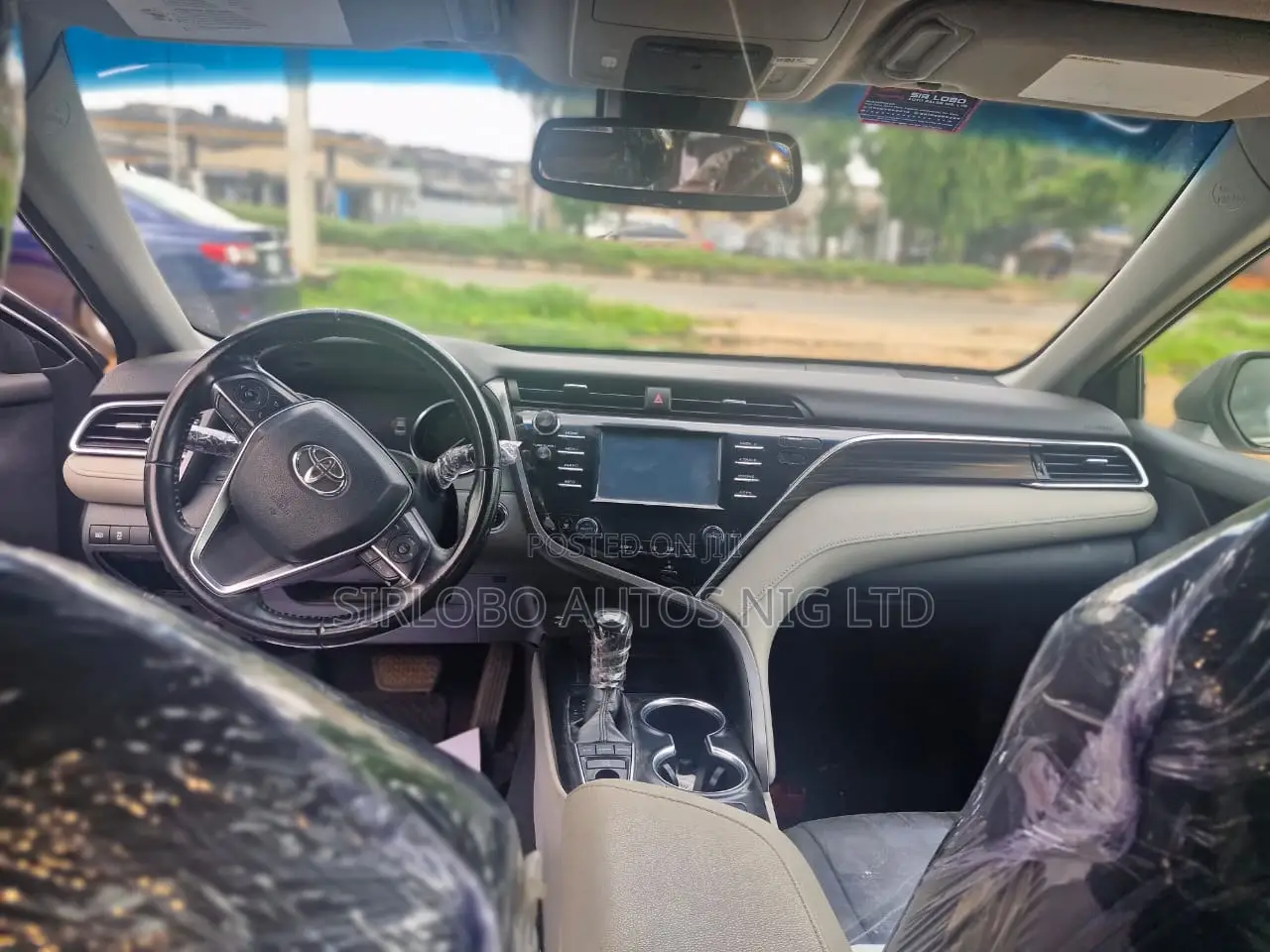 Toyota Camry XLE FWD (2.5L 4cyl 8AM) 2018 Silver