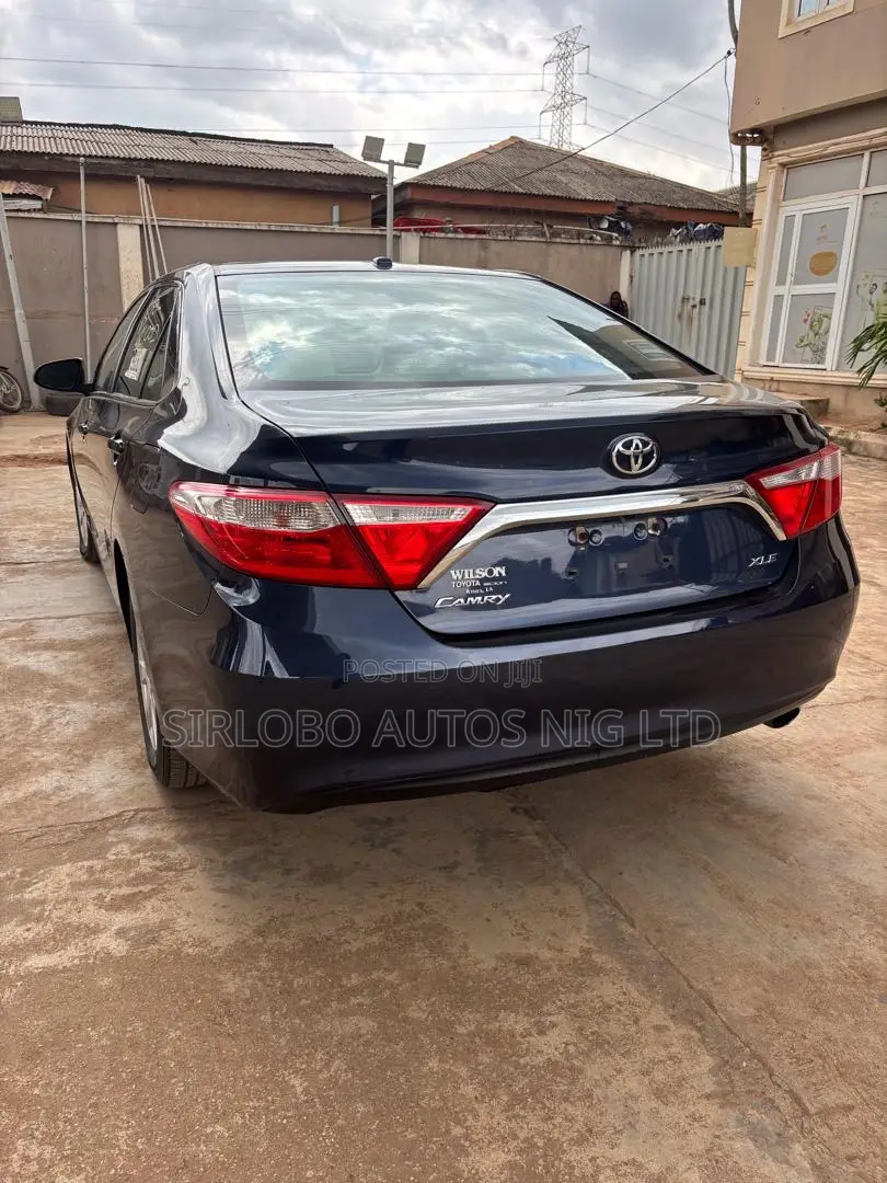 Toyota Camry XLE 4dr Sedan (2.5L 4cyl 6A) 2016 Green