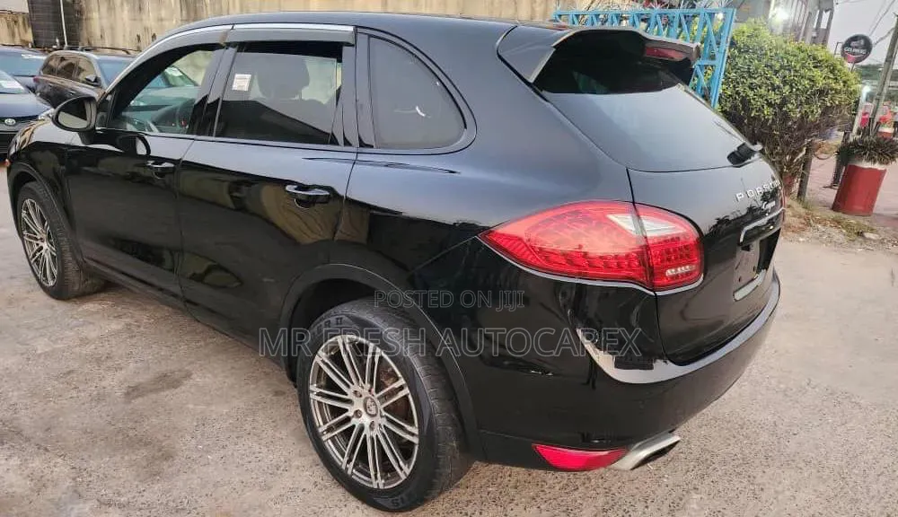Porsche Cayenne 2014 Black