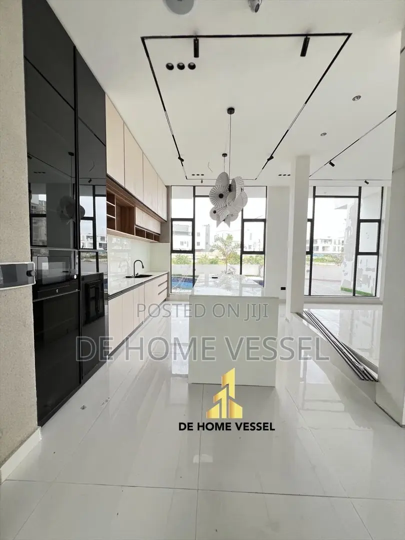 6bdrm Duplex in Osapa london for sale