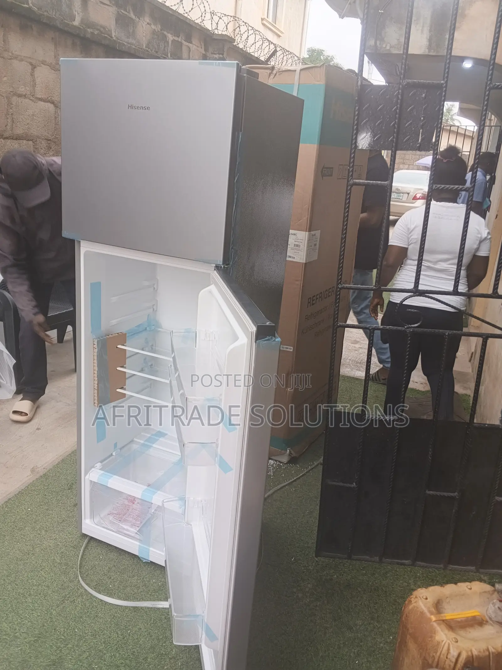 Hisense REF306DR 306L Refrigerator – Kitchen Essential