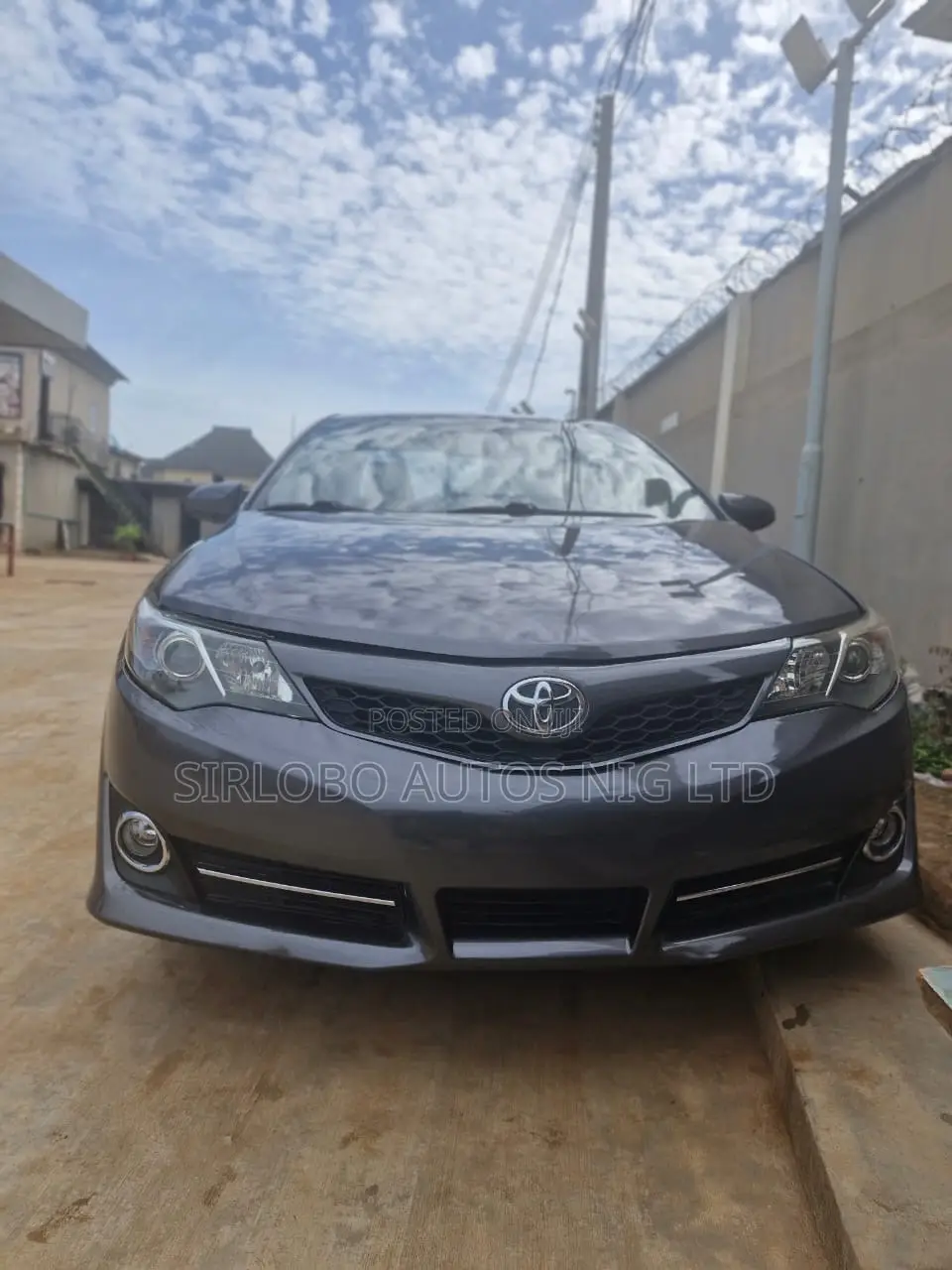 Toyota Camry SE 4dr Sedan (2.5L 4cyl 6A) 2013 Gray