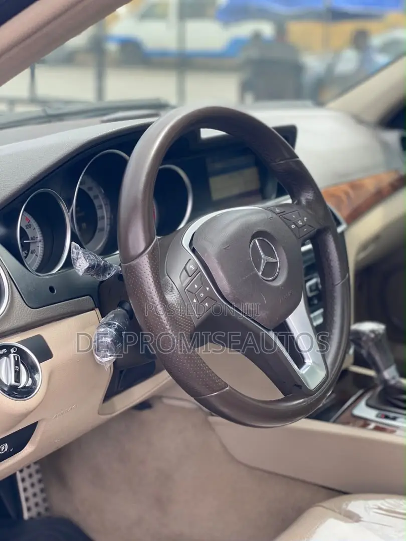 Mercedes-Benz C300 Sport 4Matic Sedan AWD (3.5L 6cyl 7A) 2013 Black