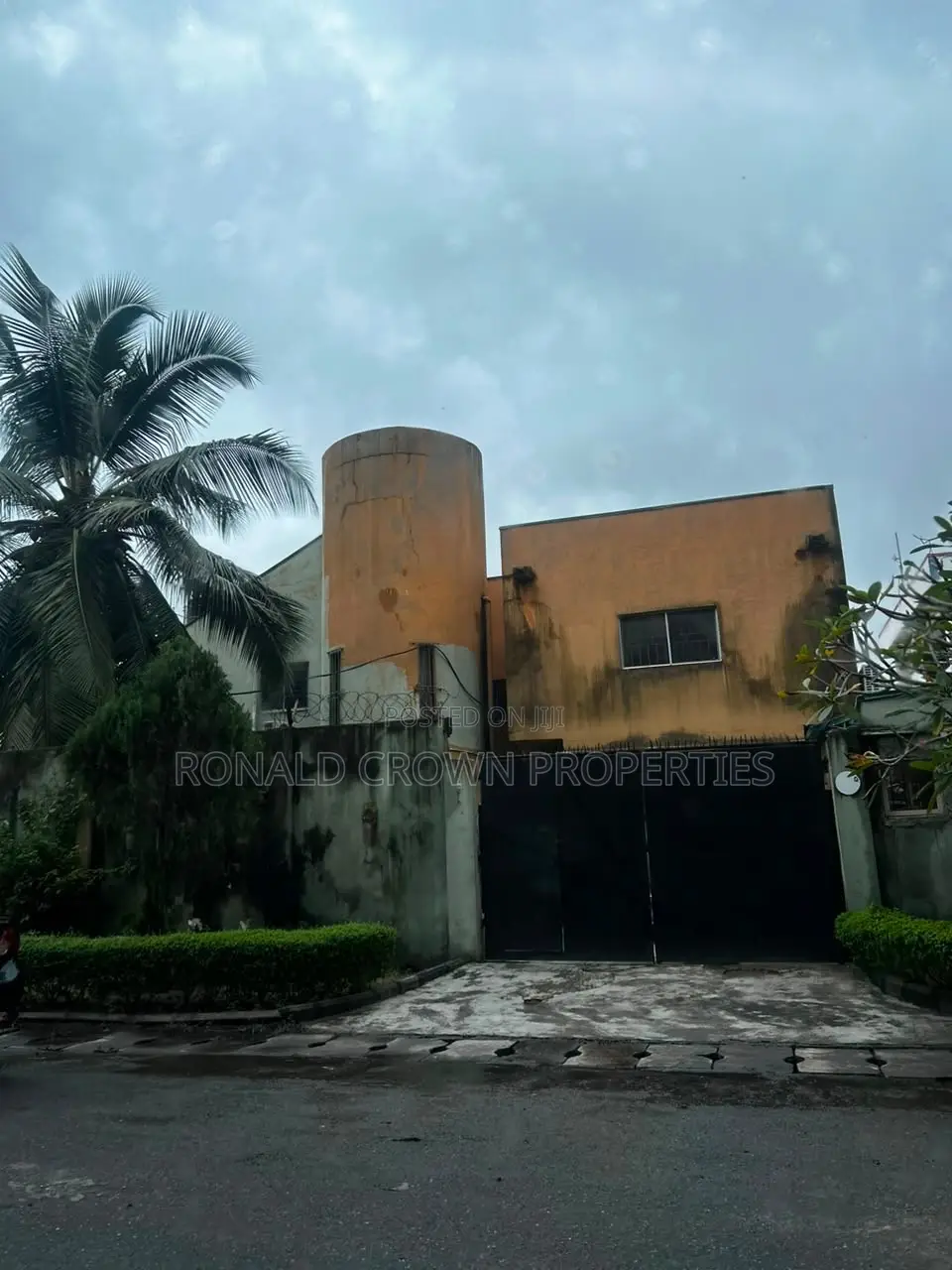 1060sqm of Land With Demolishable Building at Victoria Island