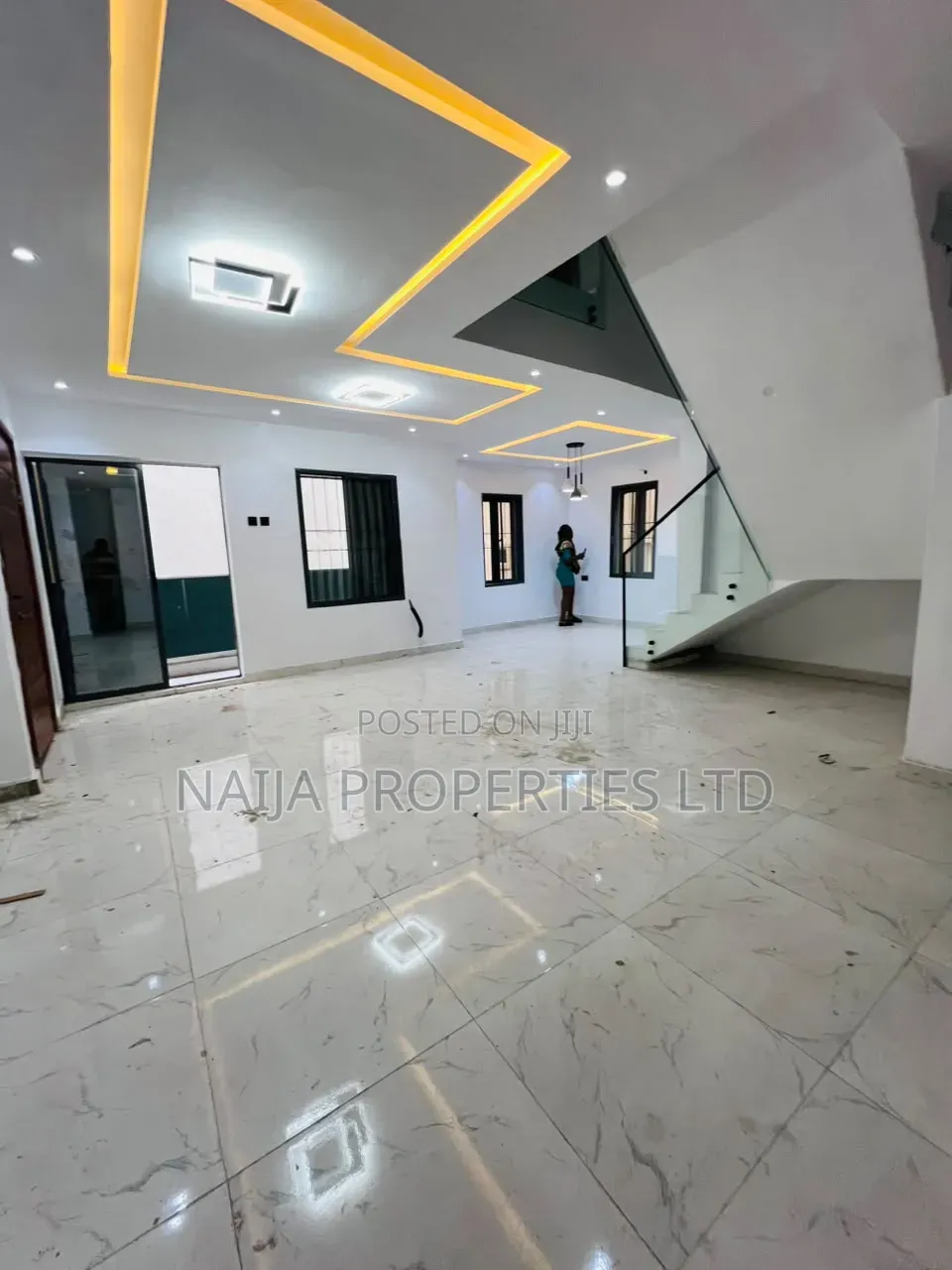 4bdrm Townhouse / Terrace in Lekki Phase 1 for rent